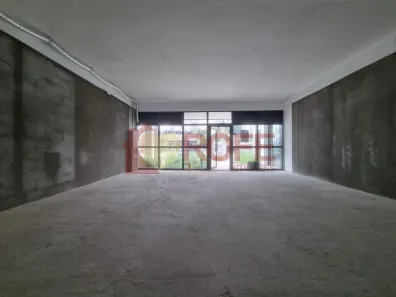 Ponto Comercial para alugar, 213m² no Jardim das Acácias, São Paulo