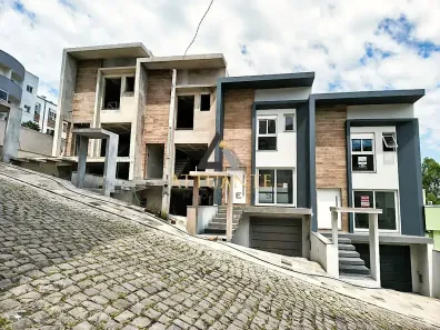 Sobrado com 3 Quartos à venda, 158m² no Santa Lúcia, Caxias do Sul