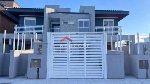 Sobrado com 3 Quartos à venda, 132m² no Campeche, Florianópolis