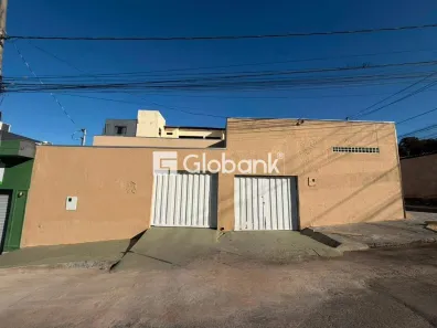 Casa com 3 Quartos para alugar, 98m² no Santa Rita I, Montes Claros