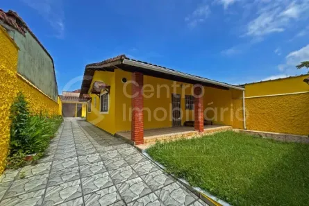 Casa com 2 Quartos à venda, 152m² no Estância Balneária Maria Helena Novaes, Peruíbe