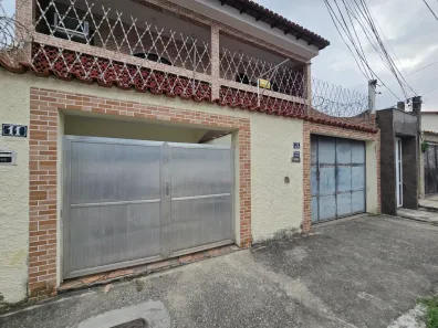 Casa com 2 Quartos para alugar, 90m² no Jardim Continental, Nova Iguaçu