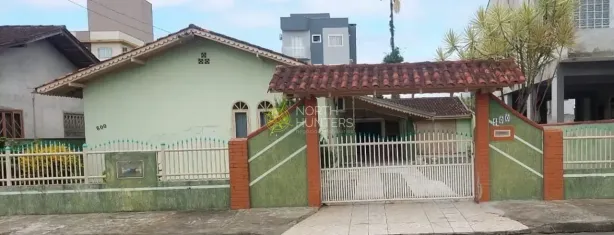 Casa com 3 Quartos à venda, 130m² no Jardim Iririú, Joinville