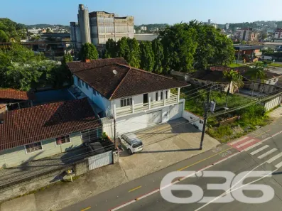 Sobrado com 3 Quartos à venda, 480m² no Floresta, Joinville