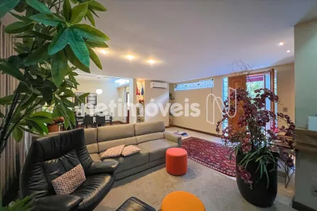 Casa com 6 Quartos para alugar, 352m² no Ouro Preto, Belo Horizonte
