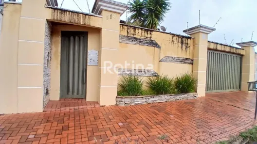 Casa com 4 Quartos para alugar, 268m² no Santa Mônica, Uberlândia