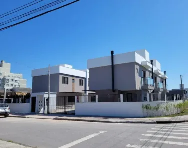 Sobrado com 3 Quartos à venda, 127m² no Nova Palhoça, Palhoça