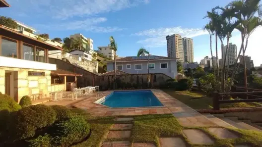 Casa com 5 Quartos para alugar, 650m² no Belvedere, Belo Horizonte