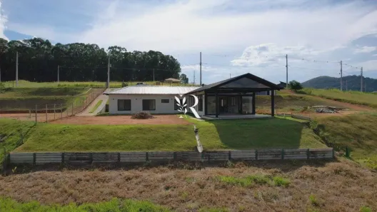 Casa com 3 Quartos à venda, 1505m² no Pedro do Rio, Petrópolis