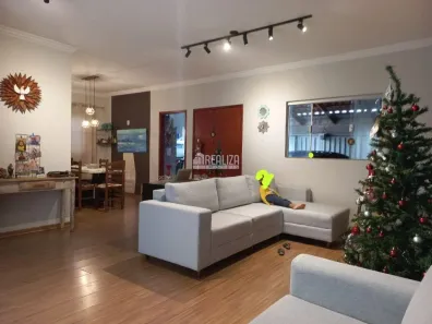 Casa com 3 Quartos à venda, 162m² no Jardim Nenê Gomes, Uberaba