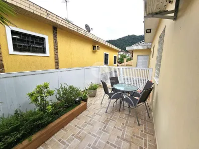 Sobrado com 3 Quartos à venda, 169m² no Marapé, Santos