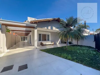 Casa com 3 Quartos à venda, 220m² no Jurerê, Florianópolis