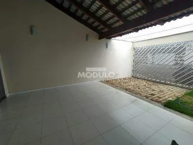 Casa com 3 Quartos para alugar, 175m² no Jardim Patrícia, Uberlândia