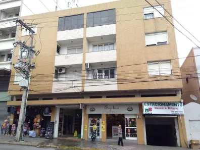Apartamento com 3 Quartos para alugar, 115m² no Centro, Santa Maria