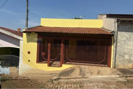 Casa com 2 Quartos para alugar, 163m² no Centro, Lins