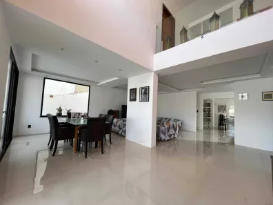 Casa com 5 Quartos à venda, 300m² no Coroa do Meio, Aracaju