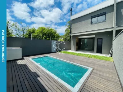 Sobrado com 3 Quartos à venda, 172m² no Ingleses do Rio Vermelho, Florianópolis