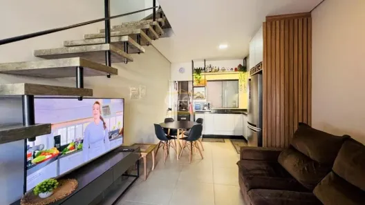 Sobrado com 2 Quartos à venda, 56m² no Costa e Silva, Joinville