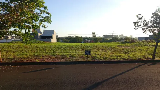Lote/Terreno à venda, 225m² no Condomínio Damha Fit I, Ipiguá
