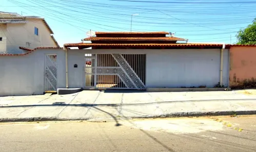 Casa com 3 Quartos para alugar, 246m² no Parque Real de Goiânia, Aparecida de Goiânia