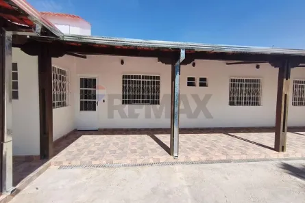 Casa com 2 Quartos para alugar, 109m² no Camargos, Belo Horizonte