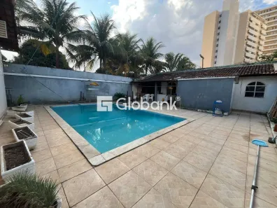 Casa com 4 Quartos à venda, 300m² no Melo, Montes Claros