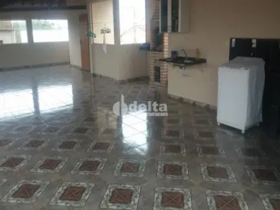 Casa com 4 Quartos à venda, 274m² no Cidade Jardim, Uberlândia