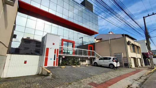 Imóvel Comercial para alugar, 650m² no Estreito, Florianópolis