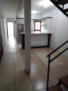 Casa com 3 Quartos para alugar, 80m² no Centro, Pelotas