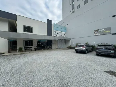 Sala Comercial para alugar, 217m² no Centro I, Brusque