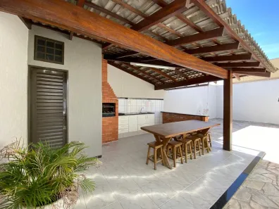 Casa com 4 Quartos à venda, 208m² no Morada da Colina, Uberlândia