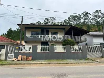 Casa com 3 Quartos à venda, 200m² no Caixa d'Água, Guaramirim