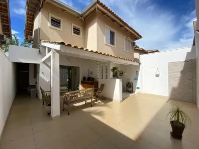 Casa de Condomínio com 3 Quartos à venda, 115m² no Jardim Sul, Uberlândia