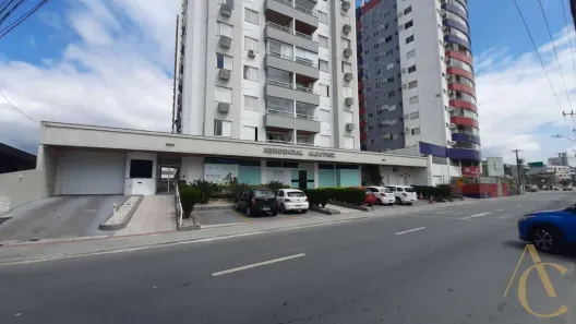 Apartamento com 3 Quartos para alugar, 127m² no Centro, Palhoça