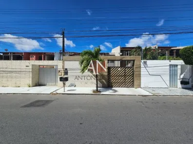 Casa com 4 Quartos à venda, 210m² no Cambeba, Fortaleza