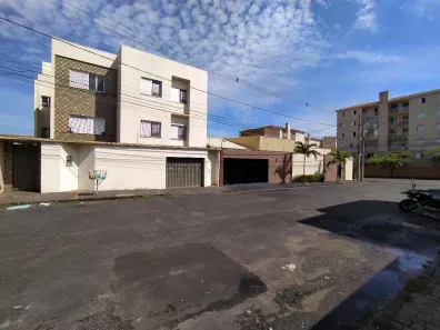 Apartamento com 2 Quartos para alugar, 110m² no Santa Mônica, Uberlândia