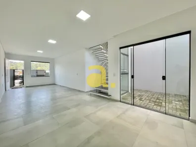 Sobrado com 3 Quartos à venda, 110m² no Figueira, Gaspar