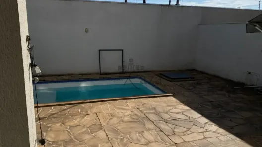 Casa de Condomínio com 3 Quartos para alugar, 160m² no Jardim Santa Maria, Jacareí