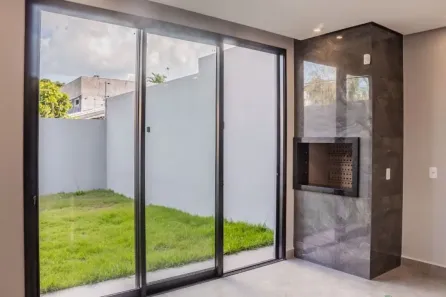 Sobrado com 3 Quartos à venda, 182m² no Região do Lago, Cascavel