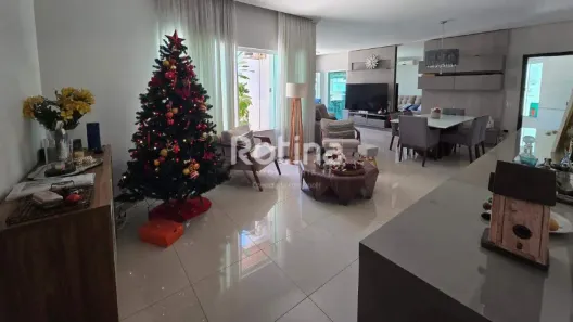 Casa de Condomínio com 5 Quartos à venda, 297m² no Aclimação, Uberlândia