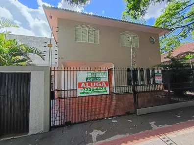 Sobrado com 3 Quartos para alugar, 320m² no Zona 04, Maringá