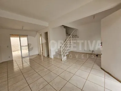 Casa de Condomínio com 3 Quartos para alugar, 95m² no Morada da Colina, Uberlândia