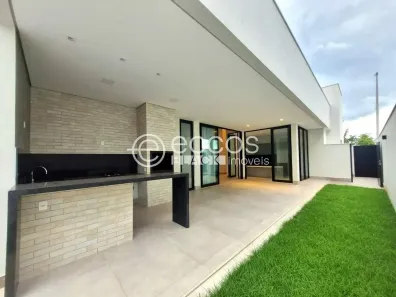 Casa de Condomínio com 3 Quartos à venda, 240m² no Nova Uberlândia, Uberlândia