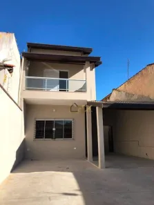Sobrado com 4 Quartos à venda, 142m² no Centro, Guaratinguetá