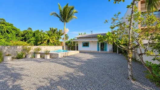 Casa com 2 Quartos à venda, 80m² no Barra do Saí, Itapoá