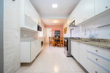 Sobrado com 4 Quartos à venda, 160m² no Água Verde, Curitiba