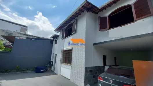 Prédio Comercial com 7 Quartos à venda, 315m² no Cachoeirinha, Belo Horizonte