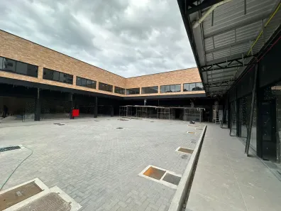 Ponto Comercial para alugar, 49m² no Jacuhy, Serra
