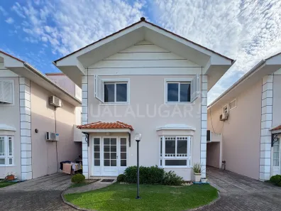 Casa com 3 Quartos para alugar, 180m² no Oficinas, Tubarão