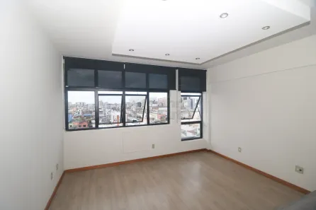 Sala Comercial à venda, 87m² no Centro, Pelotas